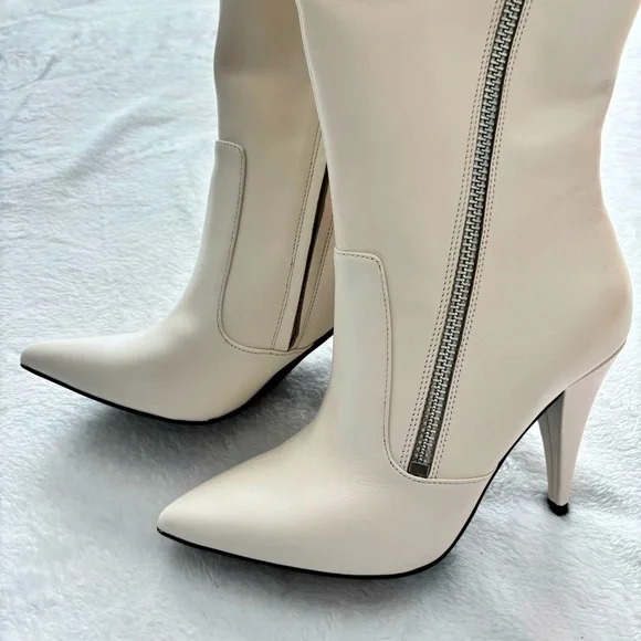 VINCE CAMUTO Alessa Cream Leather Wide Calf Knee High Heeled Boots--NEW--7.5WC - Picture 3 of 14
